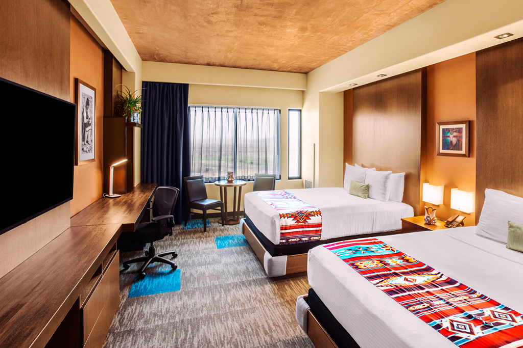 2025QueenRoom1